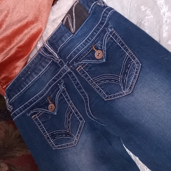 Vanity Jeans - Picture 12 of 13